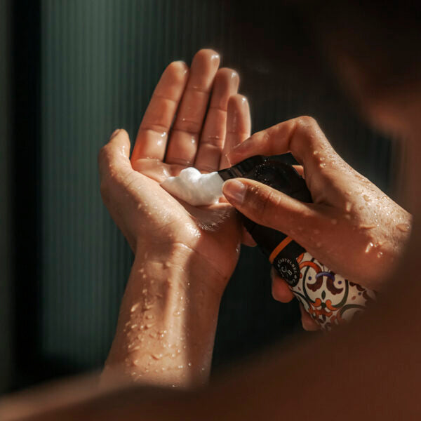 Espuma para Mãos e Corpo Santal Tonka 200mL